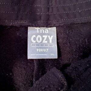 Aritzia TNA Perfect Sweatshort